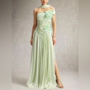 NWT Bella Barnett Mellies One Shoulder Floral Ruched High Slit Maxi Dress